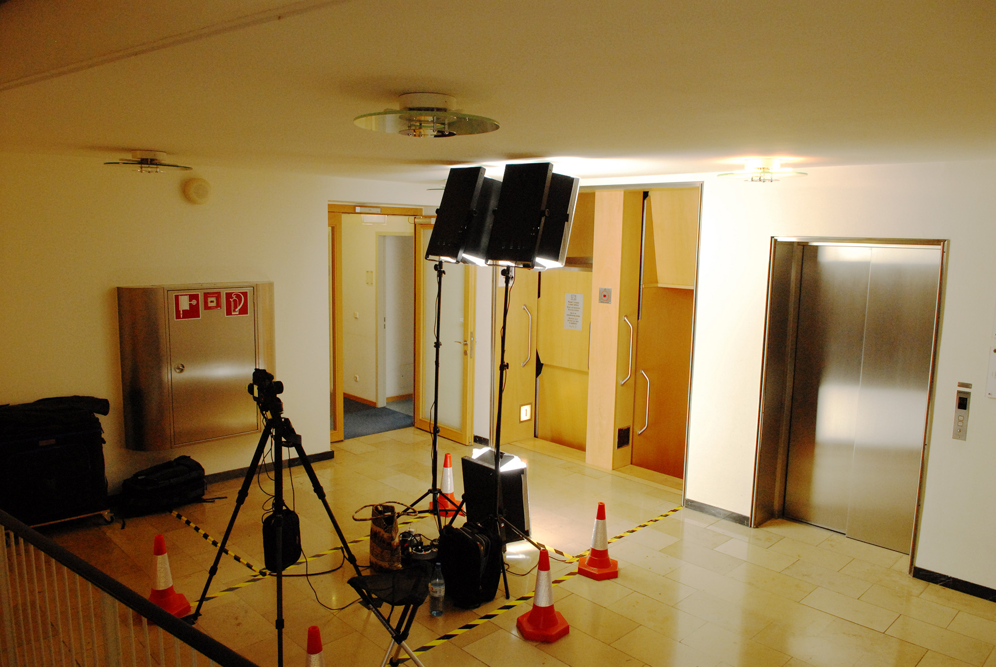 Making of "Paternoster" von J. Scriba: Mitarbeiter einer Versicherung in Hamburg aus dem Situ-Art Zyklus